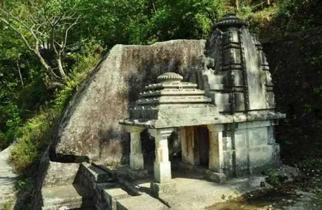 ଆମ ଦୁନିଆ : ମନ୍ଦିରରେ ମିଳେ ଅଭିଶାପ ଓ ପଏଜନ୍‌ ଗାର୍ଡେନ୍‌