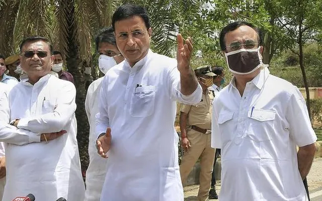 ରାଜସ୍ଥାନ ରାଜନୈତିକ ଡ୍ରାମା: ଘଡ଼ିକେ ଘୋଡ଼ା ଛୁଟୁଛି; କେନ୍ଦ୍ରମନ୍ତ୍ରୀ, ବିଦ୍ରୋହୀ ବିଧାୟକଙ୍କ ବିରୋଧରେ ମାମଲା, ୧ ଗିରଫ