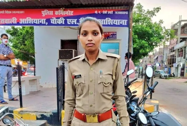 ନିୟମ ଭାଙ୍ଗିଥିବାରୁ ଇନ୍ସପେକ୍ଟରଙ୍କୁ ଟିଉସନ କଲେ କନେଷ୍ଟବଳ, ପ୍ରଶଂସାରେ ପୋତିଲେ ଆଇଜି