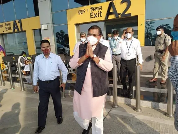 ଝାରସୁଗୁଡ଼ା ବିମାନ ବନ୍ଦରରେ କେନ୍ଦ୍ର ଇସ୍ପାତ ମନ୍ତ୍ରୀ