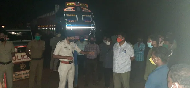 ଜିଆରଏସଙ୍କ ମୃତ୍ୟୁକୁ ନେଇ ରାଜରାସ୍ତା ଅବରୋଧ, ସ୍ୱାବ ସଂଗ୍ରହରେ ବିଳମ୍ବକୁ ନେଇ ତେଜିଲା ଅସନ୍ତୋଷ