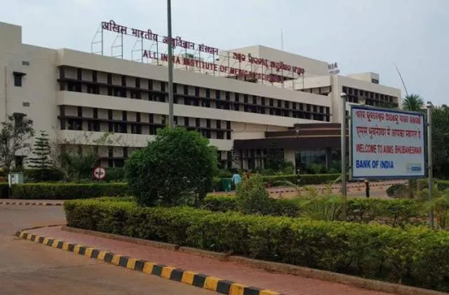 ଏମ୍ସ ଠିକା ଶ୍ରମିକଙ୍କ ବେତନରୁ କଟୁଛି ୭୫୦ ଟଙ୍କା, କାର୍ଯ୍ୟାନୁଷ୍ଠାନ ପାଇଁ ଚିଠି ଲେଖିଲେ କେନ୍ଦ୍ରମନ୍ତ୍ରୀ