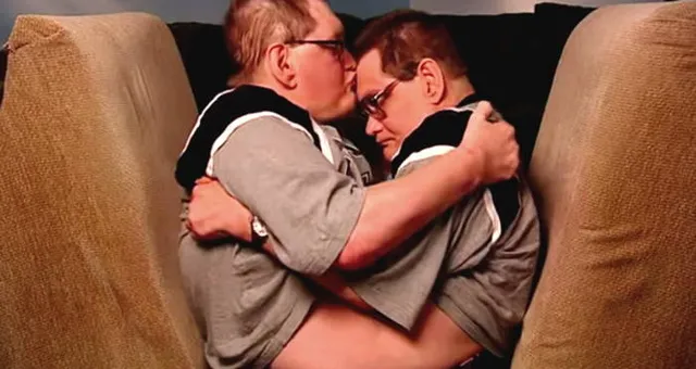 ପେଟକୁ ପେଟ ଲାଗିଥିବା ବିଶ୍ୱର ସବୁଠାରୁ ବୟସ୍କ ଦୁଇ ଭାଇଙ୍କର ମୃତ୍ୟୁ