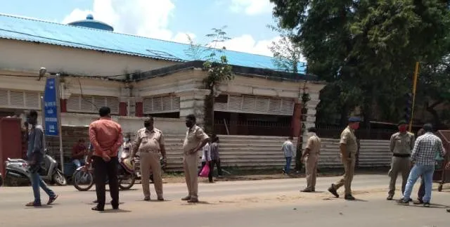 ବଲାଙ୍ଗୀର: ଟାଉନ ଥାନା ସମ୍ମୁଖରେ ଟ୍ରକ୍ ଧକ୍କାରେ ମହିଳାଙ୍କ ମୃତ୍ୟୁ, ଚାଳକ ଅଟକ