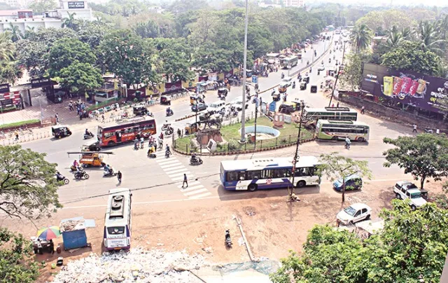 ଯେତେ ବାବୁ ସେତେ ନିଷ୍ପତ୍ତି : ଚାରି ଦିଗରେ ଚାରି ବସ୍‌ ଟର୍ମିନାଲ୍‌ ଯୋଜନା ଉଭାନ୍‌, ବିଡିଏର ମାଷ୍ଟର ପ୍ଲାନ୍‌ କୁଆଡ଼େ ଗଲା?