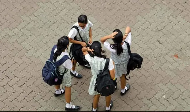 ‘ସିବିଏସ୍‌ଇ’ ସିଲାବସ୍ ସମ୍ବନ୍ଧୀୟ ବିବାଦ ଉପରେ ସ୍ପଷ୍ଟୀକରଣ ଦେଲେ ମାନବ ସମ୍ବଳ ବିକାଶ ମନ୍ତ୍ରୀ