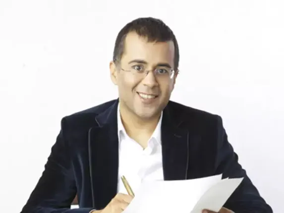 ଚେତନ ଭଗତଙ୍କ ଅଭିଯୋଗ, ବିଧୁ ବିନୋଦ ଚୋପ୍ରାଙ୍କ ବ୍ୟବହାର ମତେ ଆତ୍ମହତ୍ୟାର ନିକଟତର କରାଇଥିଲା