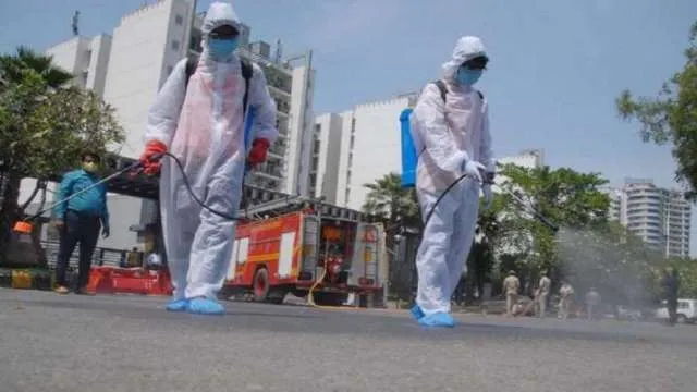 ଦେଶରେ ସଂକ୍ରମିତଙ୍କ ସଂଖ୍ୟା ୯ ଲକ୍ଷ ଟପିଲା, କୋଭିଡ୍‌ ସଂକ୍ରମଣର ବୃଦ୍ଧିହାର ୨୮ ପ୍ରତିଶତ କମିଲା