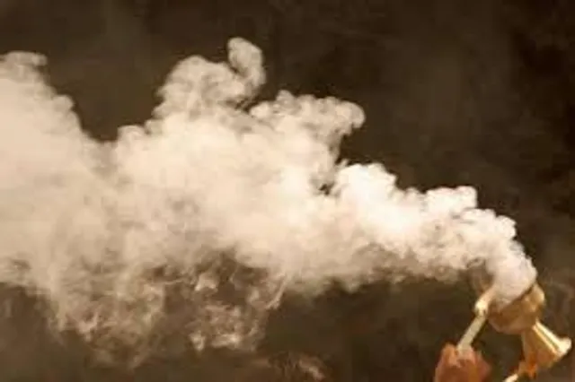 ମାଲିକ ଧୂଆଁରେ କରୋନା ତଡ଼ୁଥିଲେ, କର୍ମଚାରୀ ଆକ୍ରାନ୍ତ ହେଲେ