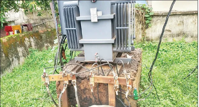 ‌ଆଉ କେତେ ମଲେ ଚେତିବ ବିଦ୍ୟୁତ୍‌ ବିଭାଗ? ମୁକୁଳା ଟ୍ରାନ୍ସଫର୍ମର୍‌ ନେଲା ଆଉ ଏକ ଗାଈର ଜୀବନ