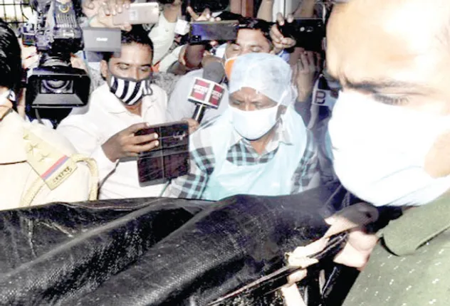 ପୁଲିସର ବୟାନକୁ ଖଣ୍ଡନ କଲେ ଡାକ୍ତର, ଦୁବେକୁ ମୃତ ଅବସ୍ଥାରେ ହସ୍ପିଟାଲ୍‌ ଅଣାଯାଇଥିଲା