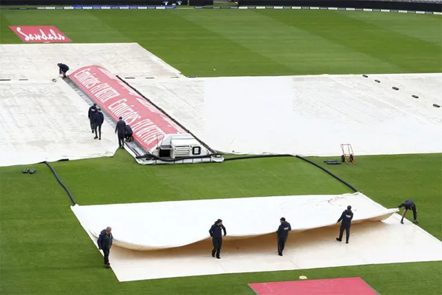 ମାଞ୍ଚେଷ୍ଟର୍ ଟେଷ୍ଟ୍‌ ତୃତୀୟ ଦିନ ଖେଳ ବର୍ଷା ଧୋଇନେଲା