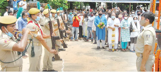 ବେଳ ଥାଉ ଥାଉ ବାହୁଡ଼ି‌ଗଲେ ବିଜୟ, ପଞ୍ଚଭୂତରେ ବିଲୀନ ହେଲା ପାର୍ଥିବ ଶରୀର