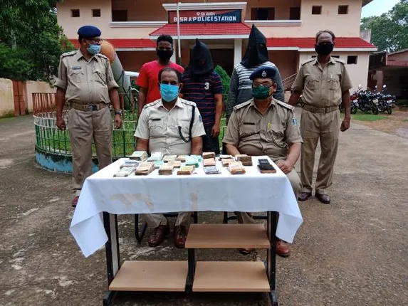 ହାତୀବାରୀ ଲ୍ୟାମ୍ପସରୁ ଚୋରି ଘଟଣା: ଦୁଇ ଗିରଫ, ୨ଲକ୍ଷ ୬୪ହଜାର ୩୧୫ ଟଙ୍କା ଜବତ