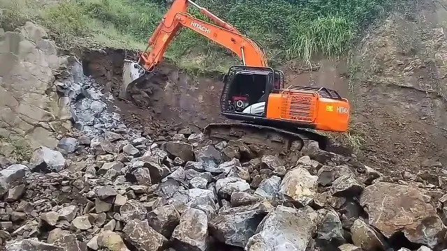 ୧୪୪ ଧାରା ସତ୍ତ୍ବେ ରାହାଡ଼ପୁର ପାହାଡ଼ରୁ କଳାପଥର ଚାଲାଣ