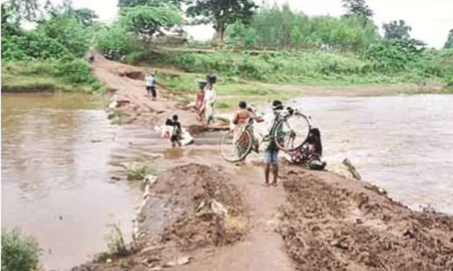 ଭାସିଗଲା କଲ୍ୟାଣୀ ନଦୀର ଅସ୍ଥାୟୀ ପୋଲ : ୬ ପଞ୍ଚାୟତକୁ ଯୋଗାଯୋଗ ବିଚ୍ଛିନ୍ନ