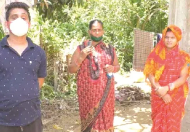 କରୋନାରୁ ସୁସ୍ଥ ଯୁବକଙ୍କ ପରିବାରକୁ ସାମାଜିକ ବାସନ୍ଦ : ଗାଁ ଦୋକାନରୁ ସାମଗ୍ରୀ ମନା; ନଳକୂପରୁ ମିଳୁନି ପାଣି