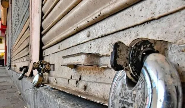 ନିୟମ ପାଳନ କରୁ ନଥିବାରୁ ୨୦ ଦୋକାନ ବନ୍ଦ