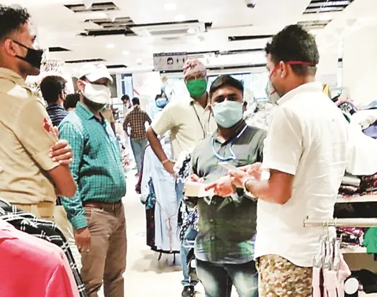 ଭୁବନେଶ୍ୱର : ତିନି ଦୋକାନକୁ ୧୪ହଜାର ଫାଇନ୍