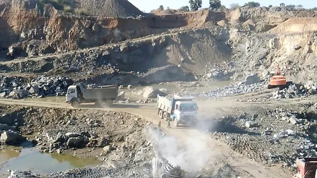 ବାଦାମପାହାଡ଼ରେ ବେଆଇନ ଖଣି ଖନନ ଅଭିଯୋଗ: କେନ୍ଦ୍ର, ରାଜ୍ୟ ନିକଟରୁ ହାଇକୋର୍ଟଙ୍କ ଜବାବ ତଲବ