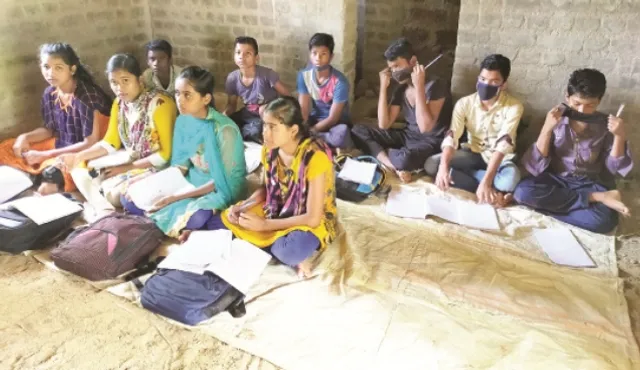 ମାନୁନାହାନ୍ତି କରୋନା କଟକଣା : ନୟାଗଡ଼ ଜିଲ୍ଲାରେ ବେଧଡ଼କ ଚାଲିଛି କୋଚିଂ ସେଣ୍ଟର୍‌