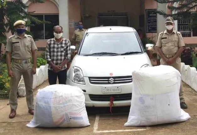 କନ୍ଧମାଳରୁ କମୁନି ଗଂଜେଇ ଚାଲାଣ, ପୁଣି କାର ସହ ୧ କ୍ବିଣ୍ଟାଲ ଜବତ, ଜଣେ ଗିରଫ 