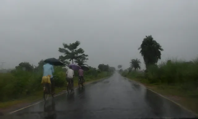 ଆଜିଠୁ ୪ ଦିନ ପ୍ରବଳ ବର୍ଷିବ, ସଜାଗ ରହିବାକୁ ଜିଲ୍ଲାପାଳମାନଙ୍କୁ ପରାମର୍ଶ