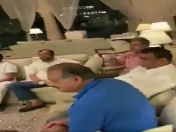 ହୋଟେଲରେ 'ଅନ୍ତାକ୍ଷରୀ' ଖେଳି ମୁଖ୍ୟମନ୍ତ୍ରୀଙ୍କୁ ସମର୍ଥନ ଜଣାଇଲେ ଏକାଧିକ ବିଧାୟକ