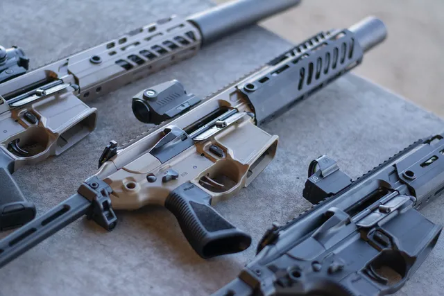 ଦ୍ବିତୀୟ ବ୍ୟାଚ୍‌ରେ ୭୨, ୦୦୦ ସିଗ୍ ସାଉଅର୍ ୭୧୬ ଆମେରିକାନ୍ ଆସଲ୍ଟ୍‌ ରାଇଫଲ୍ ବରାଦ ଦେବ ଭାରତୀୟ ସେନା