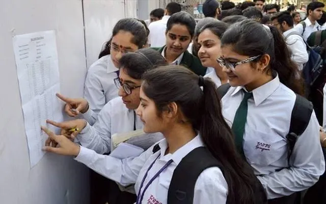 ସିବିଏସଇ ଦଶମ ପରୀକ୍ଷାଫଳ: ଶୀର୍ଷରେ ତ୍ରିଭେନ୍ଦ୍ରମ, ସପ୍ତମ ସ୍ଥାନରେ ଭୁବନେଶ୍ବର