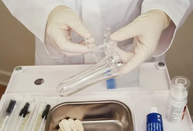 କୋଭିଡ୍‌-୧୯ ପରୀକ୍ଷା ପାଇଁ ମହିଳାଙ୍କ ଯୌନାଙ୍ଗରୁ ସ୍ୱାବ୍‌ ସଂଗ୍ରହ କରି ଲ୍ୟାବ ଟେକ୍ନିସିଆନ ଗିରଫ