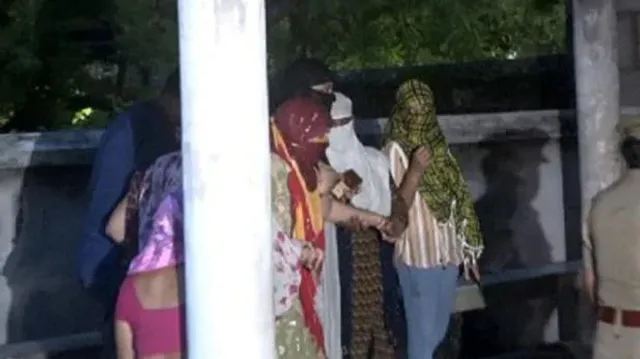 ବିକାଶ ଦୁବେର ଅନ୍ତିମ ସଂସ୍କାର ‌ବେଲେ ପତ୍ନୀ ରିଚା ଦେଳେ ବିିବାଦୀୟ ବୟାନ: ସମସ୍ତଙ୍କୁ ଉଚିତ୍‌ ଶିକ୍ଷା ଦେବି