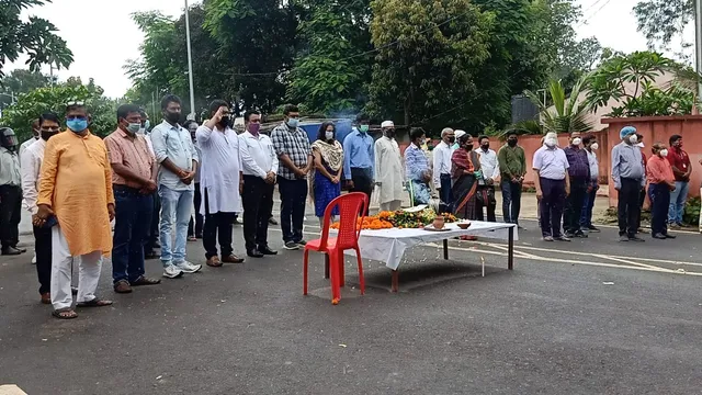 ଦିବଂଗତ କୋଭିଡ ଯୋଦ୍ଧା ଡାକ୍ତର ରାହାସ ବିହାରୀଙ୍କୁ ଗାର୍ଡ ଅଫ୍ ଅନର, ବେଦବ୍ୟାସରେ ଶେଷକୃତ୍ୟ ସମ୍ପନ୍ନ