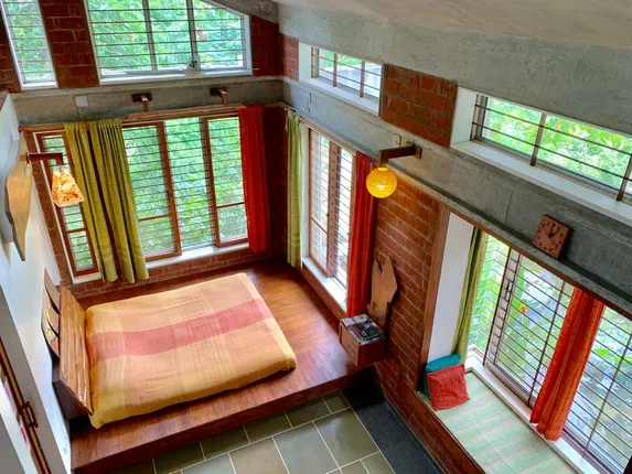 ବିନା ବିିଜୁଳି ଓ ପାଣି ବିଲ୍‌ରେ ୮ ବର୍ଷ! ମିଳୁଛି ଏସି ଓ ଫ୍ରିଜ୍‌ର ସୁବିଧା !!