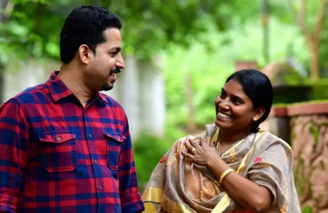 ଚଳଚ୍ଚିତ୍ରରେ ନାୟକ ସାଜିଥିବା ଜଣେ ଭିନ୍ନକ୍ଷମ ଶିକ୍ଷକଙ୍କୁ କାହିଁକି ପ୍ରେମ କରି ବାହା ହେଲେ ଜୋସି ଆଣ୍ଟୋନି !