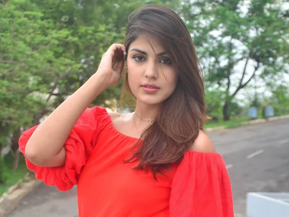 ପୁଲିସ୍‌ ସୁରକ୍ଷା ଚାହିଁଲେ ରିୟା; କହିଲେ ମୋ ଜୀବନ ଓ ପରିବାର ପ୍ରତି ବିପଦ ଅଛି