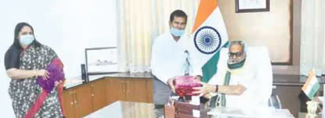 ରାଜ୍ୟପାଳଙ୍କୁ ସିଏଜି ରିପୋର୍ଟ ପ୍ରଦାନ କଲେ ୨ ମହାଲେଖାକାର