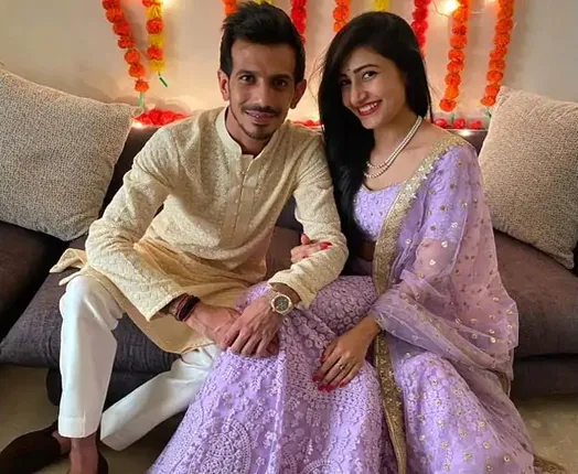 କୋରିଓଗ୍ରାଫର ଧନଶ୍ରୀଙ୍କ ସହ କ୍ରିକେଟର୍ ୟୁଜବେନ୍ଦ୍ର ଚହଲଙ୍କ ନିର୍ବନ୍ଧ, ଛୁଟିଲା ଭାରତୀୟ କ୍ରିକେଟରଙ୍କ ଠାରୁ ଅଭିନନ୍ଦନର ସୁଅ