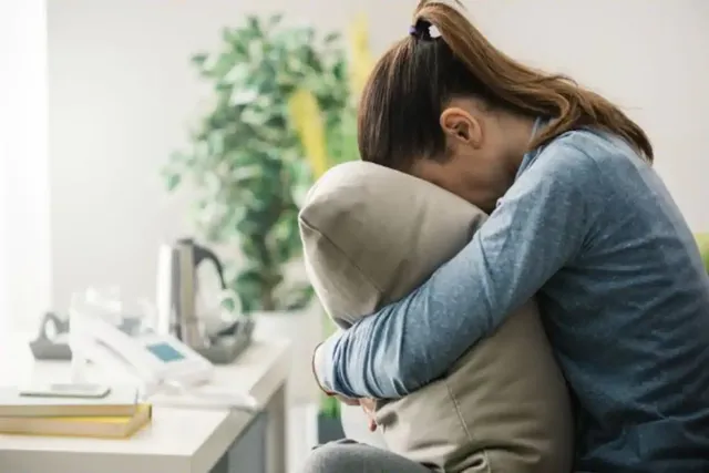 ଲକ୍‌ଡାଉନ୍‌ ହେତୁ ପ୍ରତି ୩ ଜଣଙ୍କ ମଧ୍ୟରୁ ଜଣେ ମହିଳା ଏକାକୀତ୍ବବୋଧର ଶିକାର ହେଉଛନ୍ତି : ଗବେଷଣା