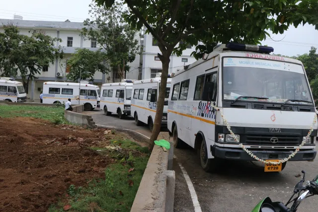 ଗଞ୍ଜାମରେ କୋଭିଡ୍ ଚିକିତ୍ସାରେ ସାମିଲ ହେଲା ୫ ଭ୍ରାମ୍ୟମାଣ ଚିକିତ୍ସା କେନ୍ଦ୍ର, ମୋବାଇଲ କ୍ଲିନିକ୍ ଭଳି କାମ କରିବ