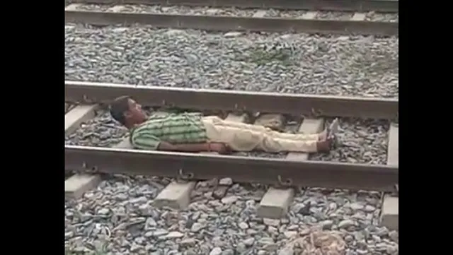 ରେଳ ଧାରଣାକୁ ଆତ୍ମହତ୍ୟା ପାଇଁ ଯାଇଥିବା ବେଳେ ବ୍ୟକ୍ତିଙ୍କ ସହ ଘଟିଲା ଏମିତି ଘଟଣା