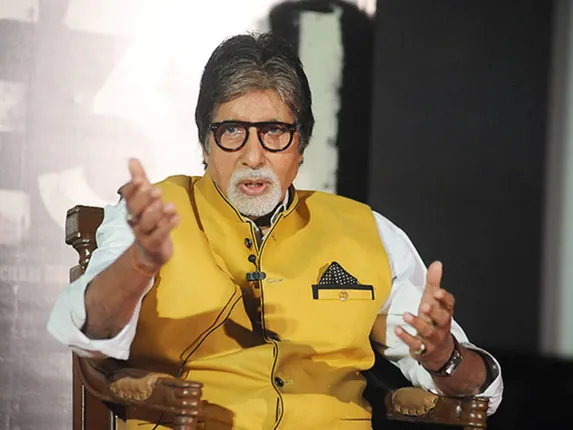 ହିନ୍ଦୀରେ ପୋଷ୍ଟ କରିବାକୁ କହିଥିବା ପ୍ରଶଂସକଙ୍କୁ ଅମିତାଭଙ୍କ କଡ଼ା ଜବାବ