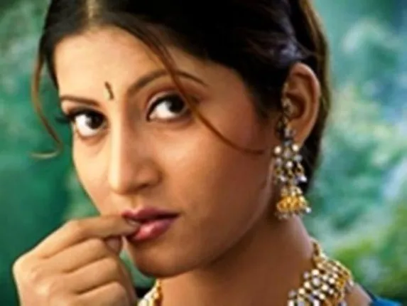 ଜଣେ ଜଣାଶୁଣା ପ୍ରଯୋଜକଙ୍କ ସବୁ ଫିଲ୍ମରେ ନାୟିକା ସାଜିଛନ୍ତି ଅନୁ ଚୌଧୁରୀ