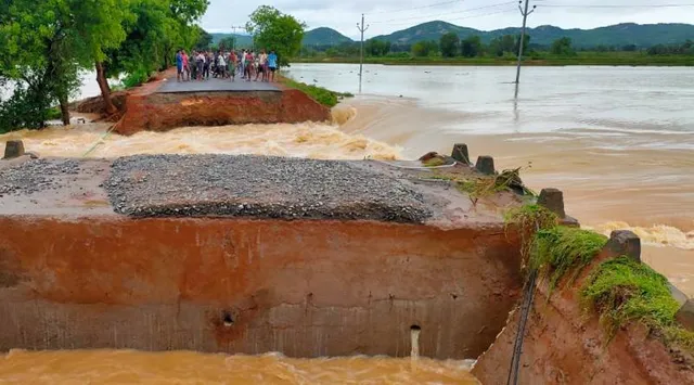 ଲଘୁଚାପଜନିତ ଲଗାଣ ବର୍ଷାରେ ୫୩ ନମ୍ବର ଜାତୀୟ ରାଜପଥରେ ୩ ଫୁଟ ପାଣି