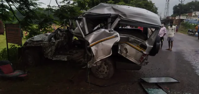 ଠାକୁରମୁଣ୍ଡାରେ ମର୍ମନ୍ତୁଦ ଦୁର୍ଘଟଣା: କଲଭର୍ଟରେ ପିଟି ହେଲା ବୋଲେରୋ, ୨ ମୃତ, ୩ ଗୁରୁତର