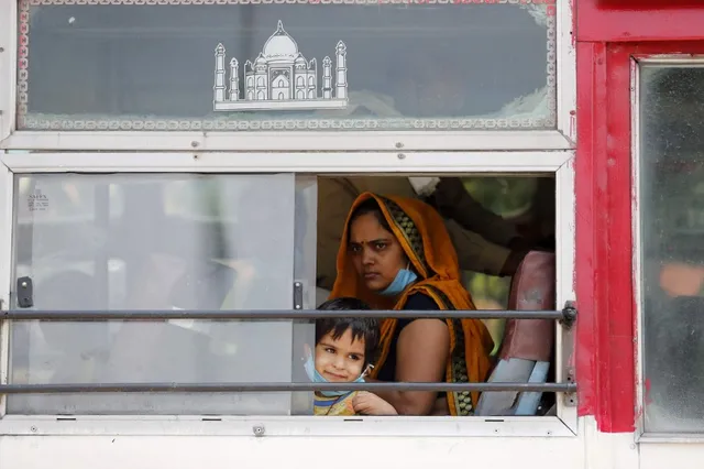 ୩୪ ଯାତ୍ରୀ ନେଇ ଗୁରୁଗ୍ରାମରୁ ଗୋଆଲିୟର୍‌ ଯାଉଥିବା ବସ୍‌କୁ ଆଗ୍ରାରେ ଅପହରଣ କରିନେଲେ ଫାଇନାନ୍‌ସ୍‌ କମ୍ପାନି କର୍ମଚାରୀ