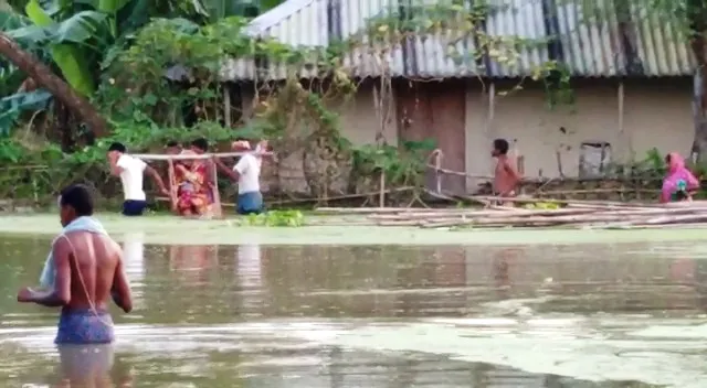 ଭଦ୍ରକ ଜିଲ୍ଲାର ବନ୍ୟା ଅଞ୍ଚଳରୁ ସାଙ୍ଗିଭାରରେ ବୁହାହେଲେ ପ୍ରସୂତି ମହିଳା      