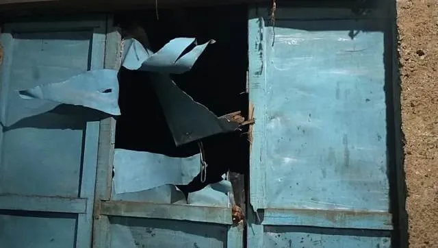 ଚାନ୍ଦବାଲି ଥାନା ଅଞ୍ଚଳରେ ଦୋକାନ ଉପରକୁ ବୋମାମାଡ଼, ୩ ଦୁର୍ବୃତ୍ତ ଅଟକ