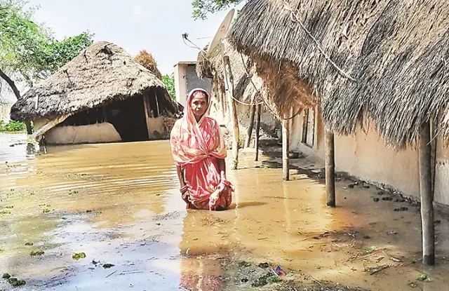 ବାଲେଶ୍ୱର : ବିପଦ ସଂକେତ ତଳେ ସୁବର୍ଣ୍ଣରେଖା, ଦୁର୍ଦ୍ଦଶାରେ ହଜାର ହଜାର ଲୋକ