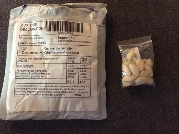 ଚୀନର ଆଉ ଏକ କାରସାଦି ! ବିଭିନ୍ନ ଦେଶର ଲୋକମାନଙ୍କୁ ପଠାଉଛି ରହସ୍ୟମୟ ମଞ୍ଜି